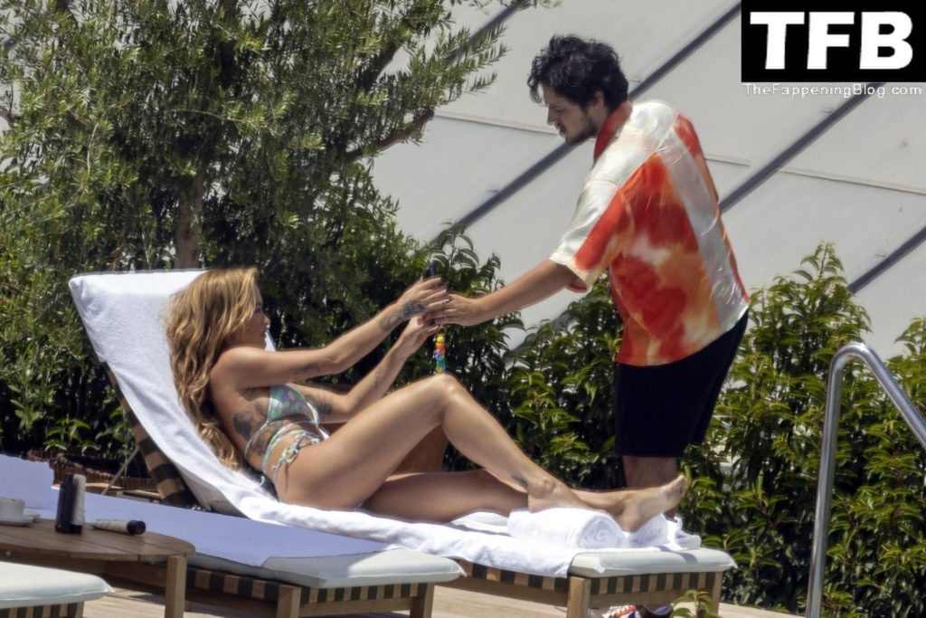 Rita Ora Looks Great in A Bikini While Enjoying a Few Days of Vacation in Madrid (11 Photos)