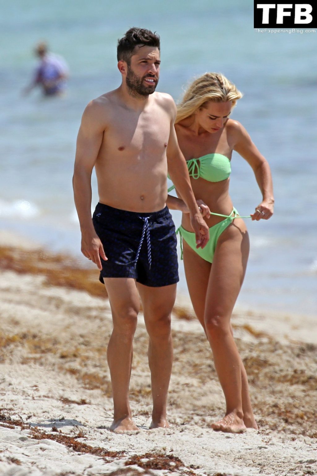 Romarey Ventura &amp; Jordi Alba Spend Some Time at the Beach in Miami (34 Photos)