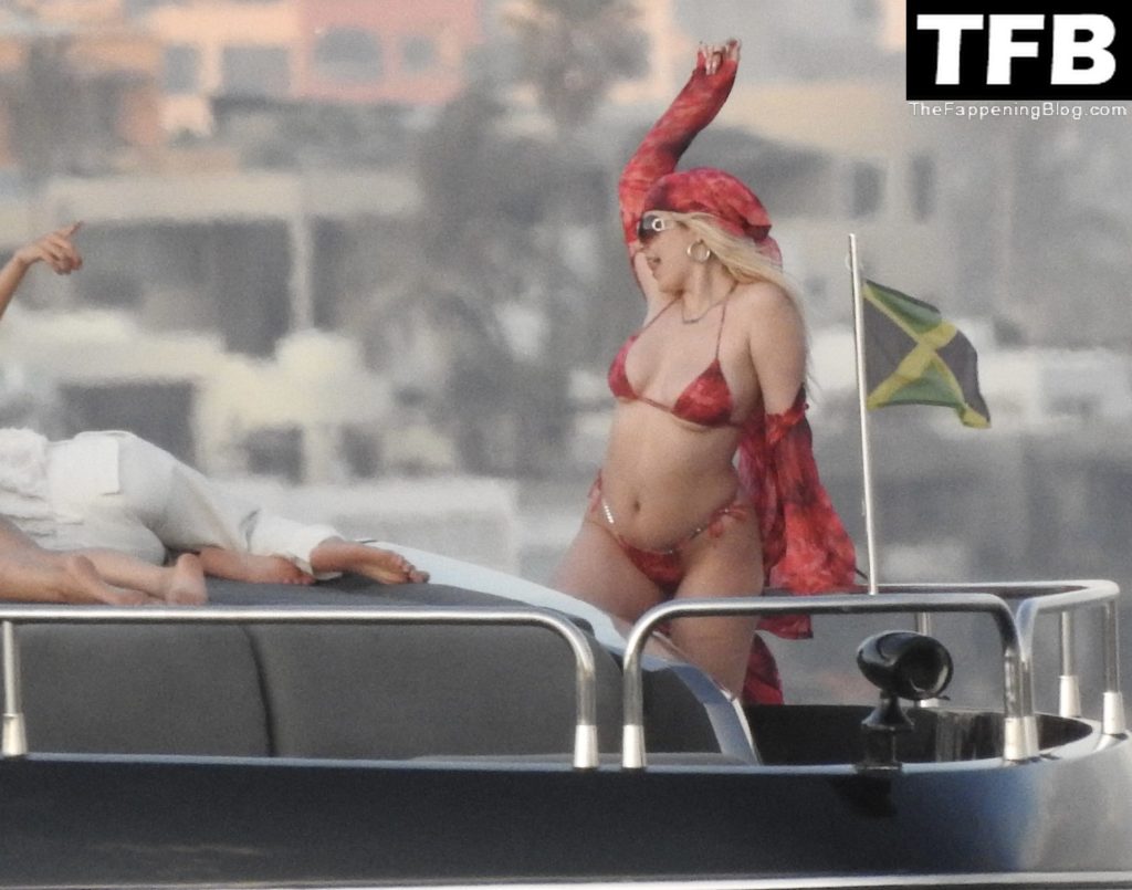 Tana Mongeau Celebrates Her Birthday on a Yacht in Mexico (52 Photos)