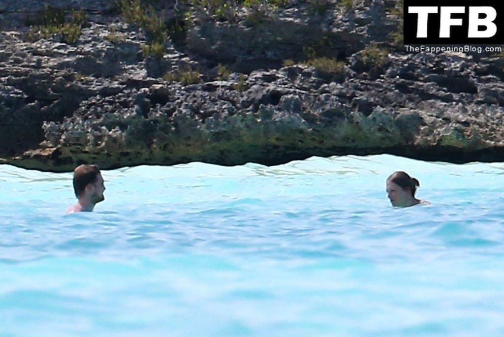 Taylor Swift &amp; Joe Alwyn Take Their Love on a Romantic Trip to the Bahamas (22 Photos)