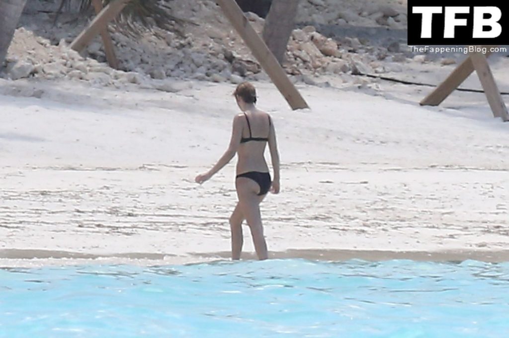 Taylor Swift &amp; Joe Alwyn Take Their Love on a Romantic Trip to the Bahamas (22 Photos)