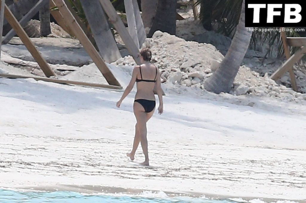 Taylor Swift &amp; Joe Alwyn Take Their Love on a Romantic Trip to the Bahamas (22 Photos)