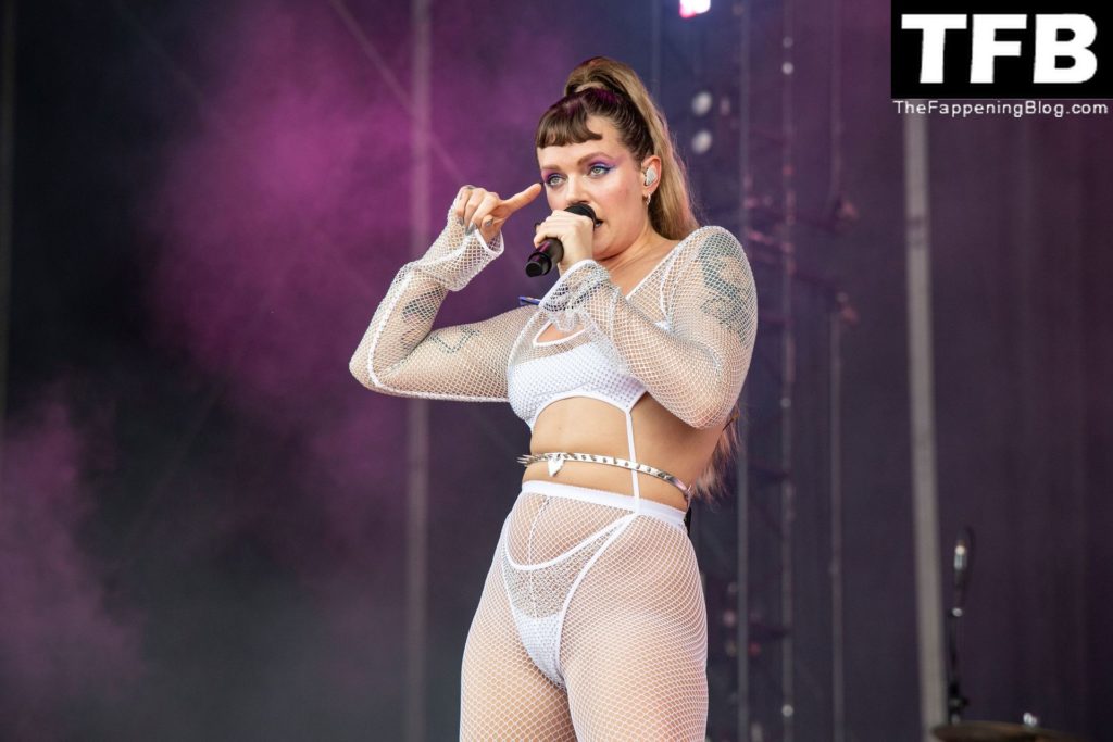 Tove Lo Performs at the 2022 Bonnaroo Music and Arts Festival (8 Photos)