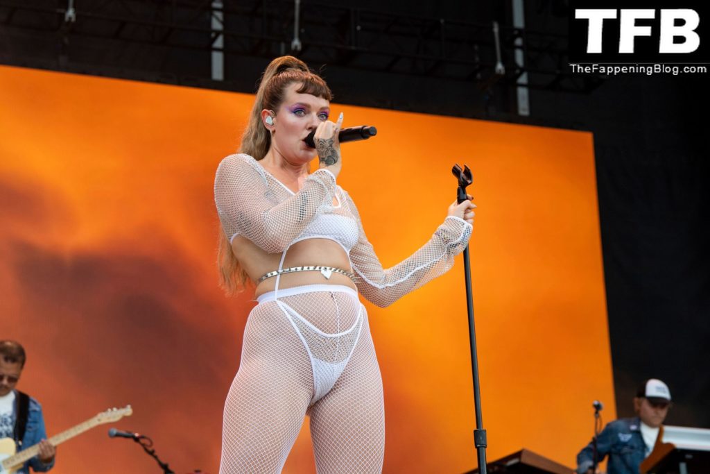 Tove Lo Performs at the 2022 Bonnaroo Music and Arts Festival (8 Photos)