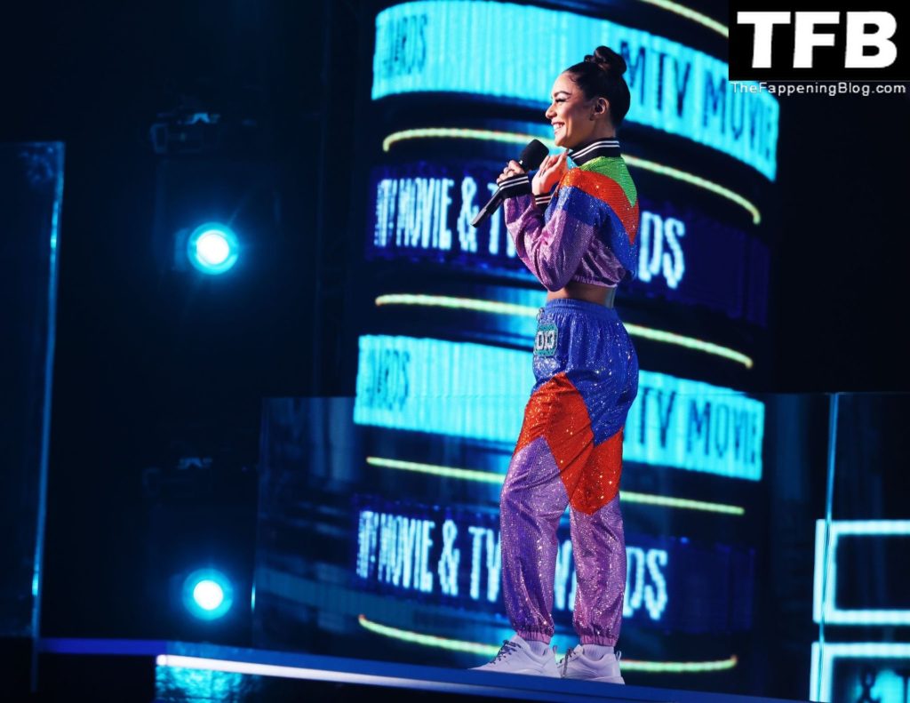 Vanessa Hudgens Flaunts Her Stunning Figure at the MTV Movie and TV Awards (130 Photos)