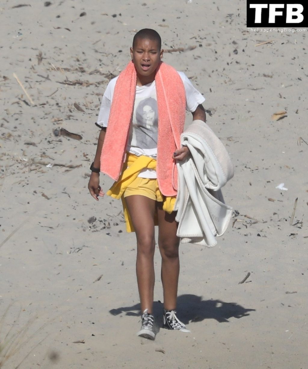 Willow Smith Makes a New Friend While Tanning Solo in Malibu (40 Photos)