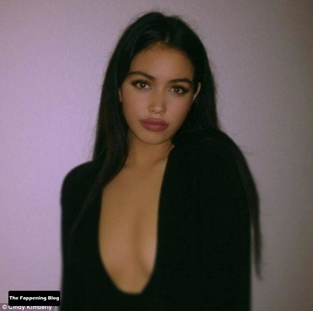 cindy-kimberly-cleavage-94343-thefappeningblog.com_.jpg