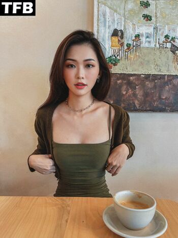 Irene Zhao / B1gqing Nude Leaks Photo 1