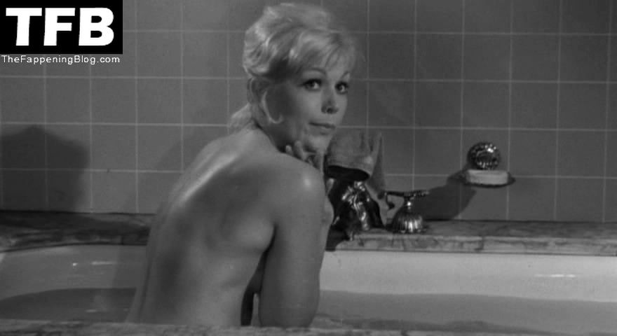 Kim Novak Nude &amp; Sexy (8 Photos)