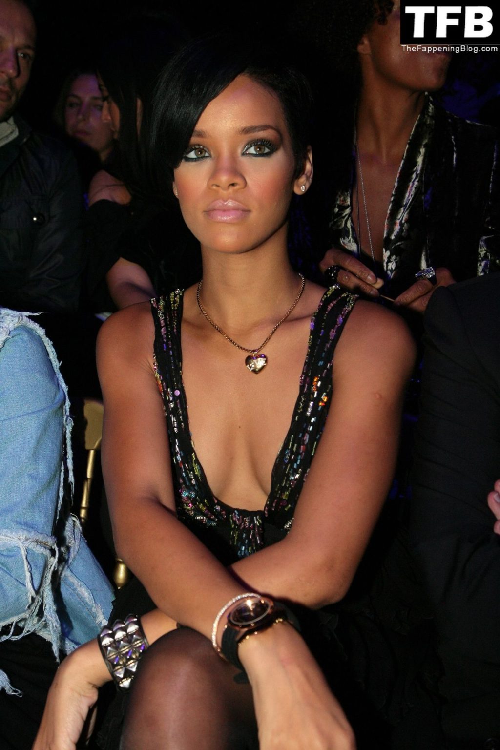 Rihanna Nude &amp; Sexy Collection – Part 1 (150 Photos)