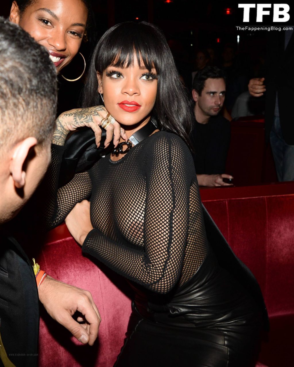 Rihanna Nude &amp; Sexy Collection – Part 1 (150 Photos)