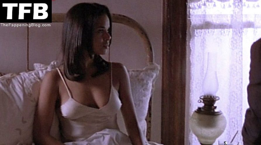 Victoria Rowell Nude & Sexy Collection (8 Photos) .