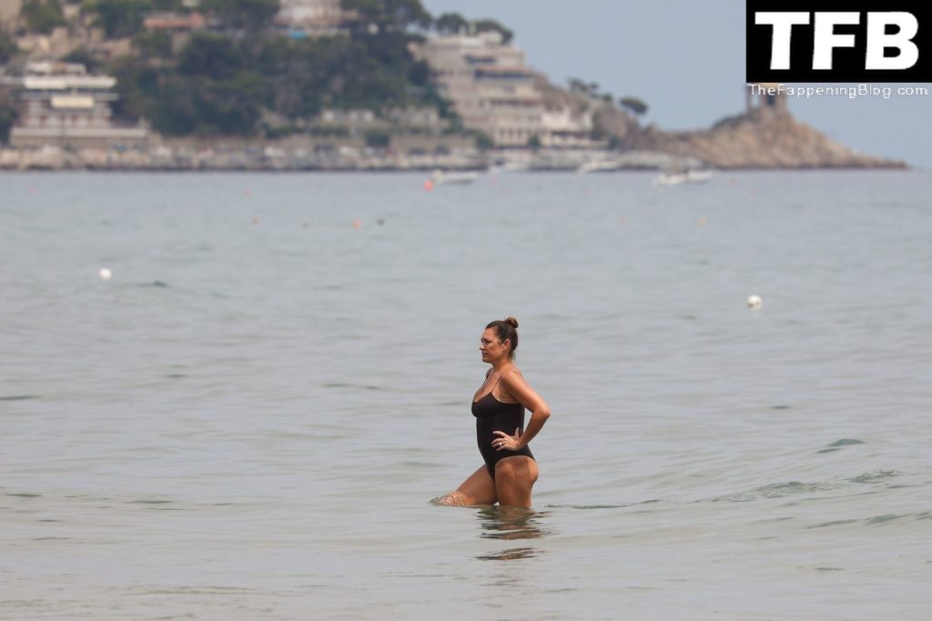 Alena Seredova &amp; Alessandro Nasi Enjoy a Dip in the Sea (28 Photos)