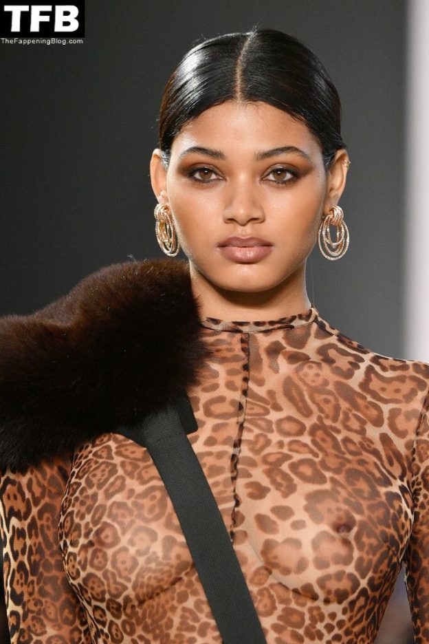 Danielle Herrington Flashes Her Nude Tits At Laquan Smiths Fashion Show During Nyfw 3 Photos 4364