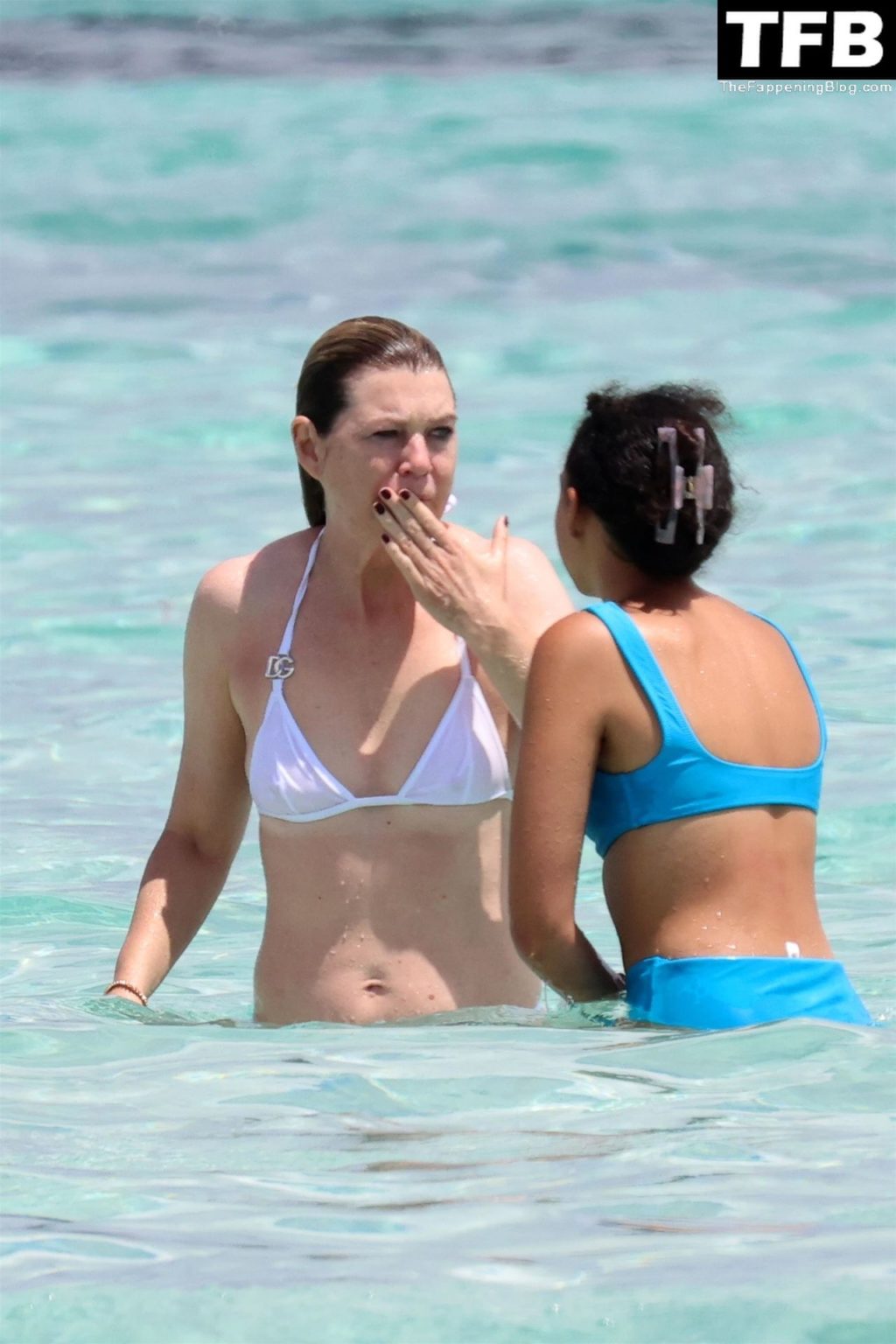 Ellen Pompeo Flashes Her Nude Tits, Bush &amp; Butt During Her Vacation in Sardinia (64 Photos)