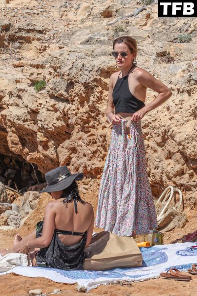 Emma Watson Displays Her Nude Tits on the Beach in Ibiza (77 Photos)