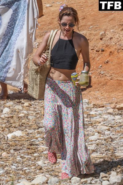 Emma Watson Displays Her Nude Tits on the Beach in Ibiza (77 Photos)