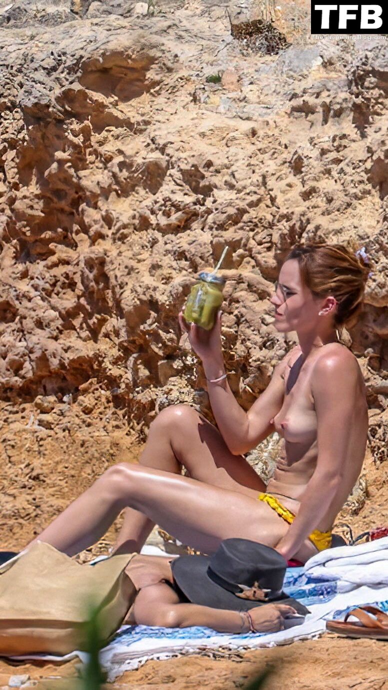 Emma Watson Nude (4 Photos)
