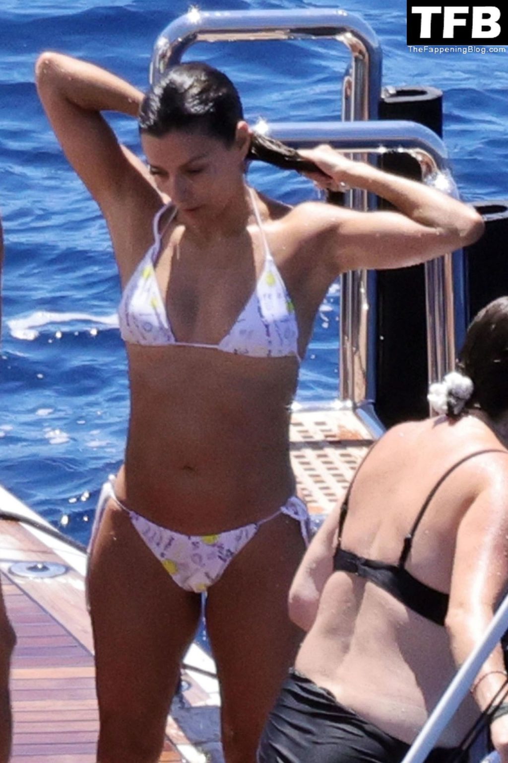 Eva Longoria Shows Off Her Sultry Figure Out on Her Family Holiday in Capri (62 Photos)