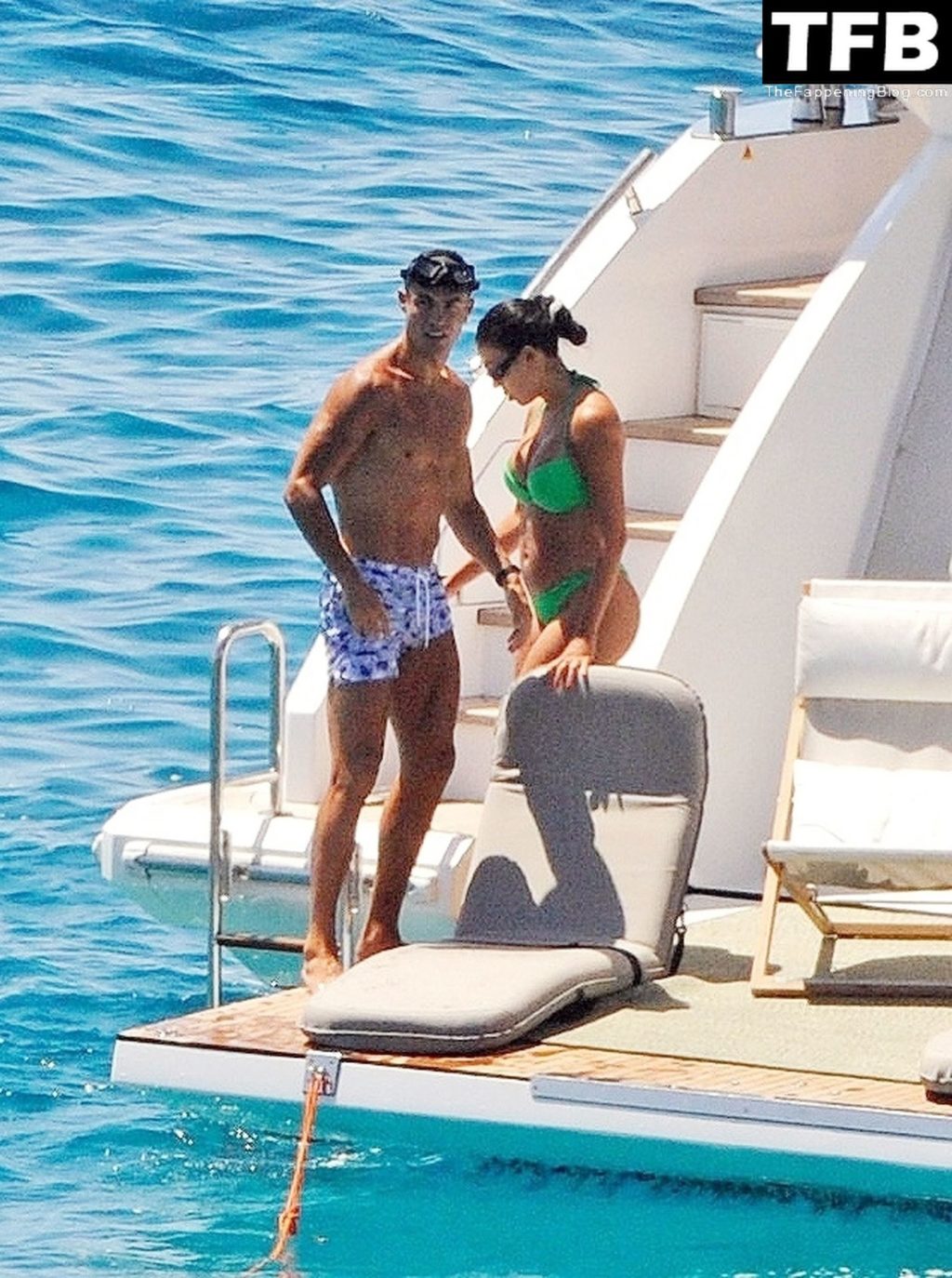 Georgina Rodriguez &amp; Cristiano Ronaldo Enjoy Their Vacation in Spain (38 Photos)