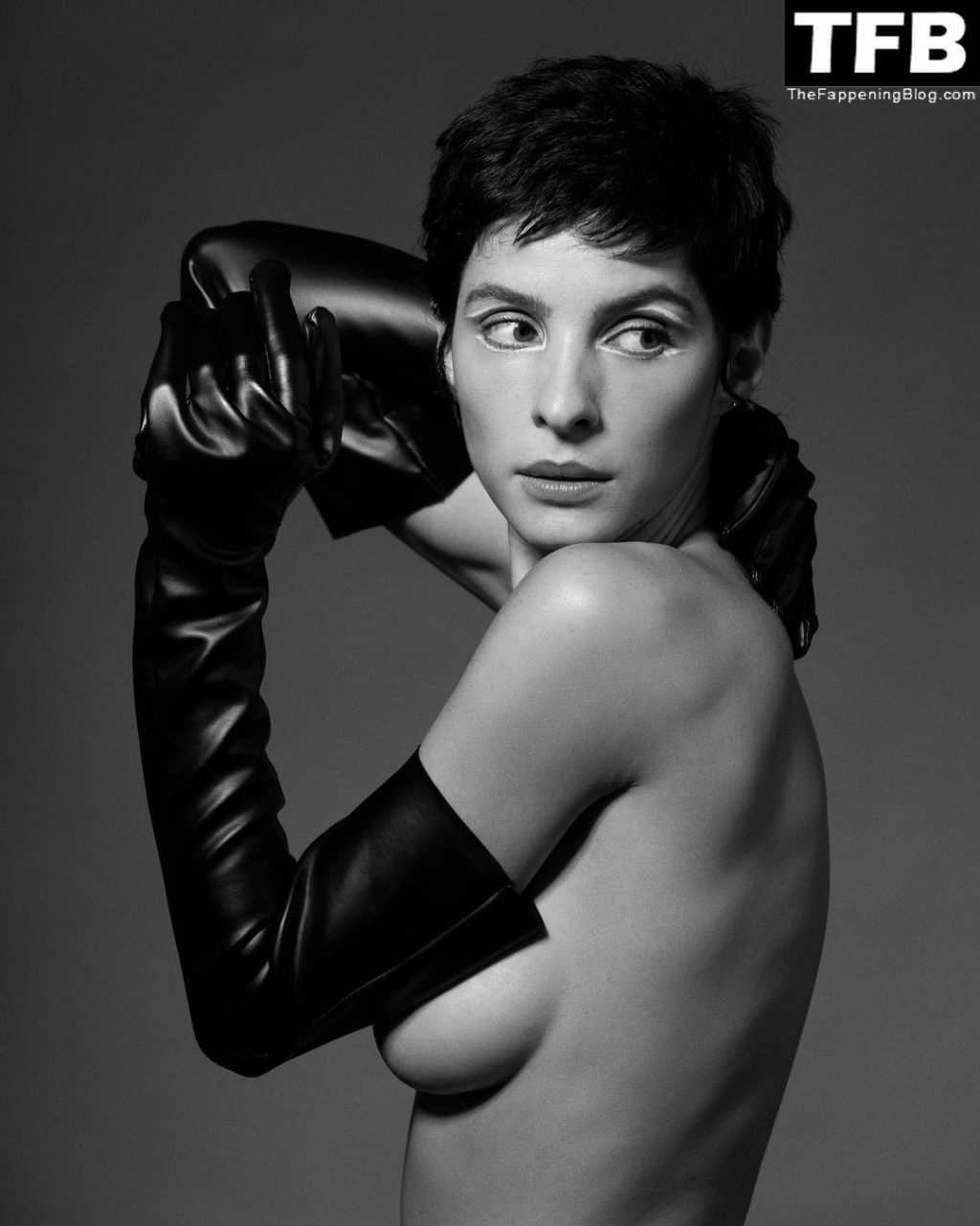 Giselle Batista Nude &amp; Sexy Collection (19 Photos)