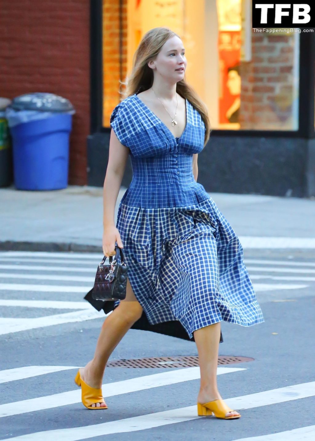Jennifer Lawrence is Seen Leaving Cafe Cluny Restaurant in New York (30 Photos)
