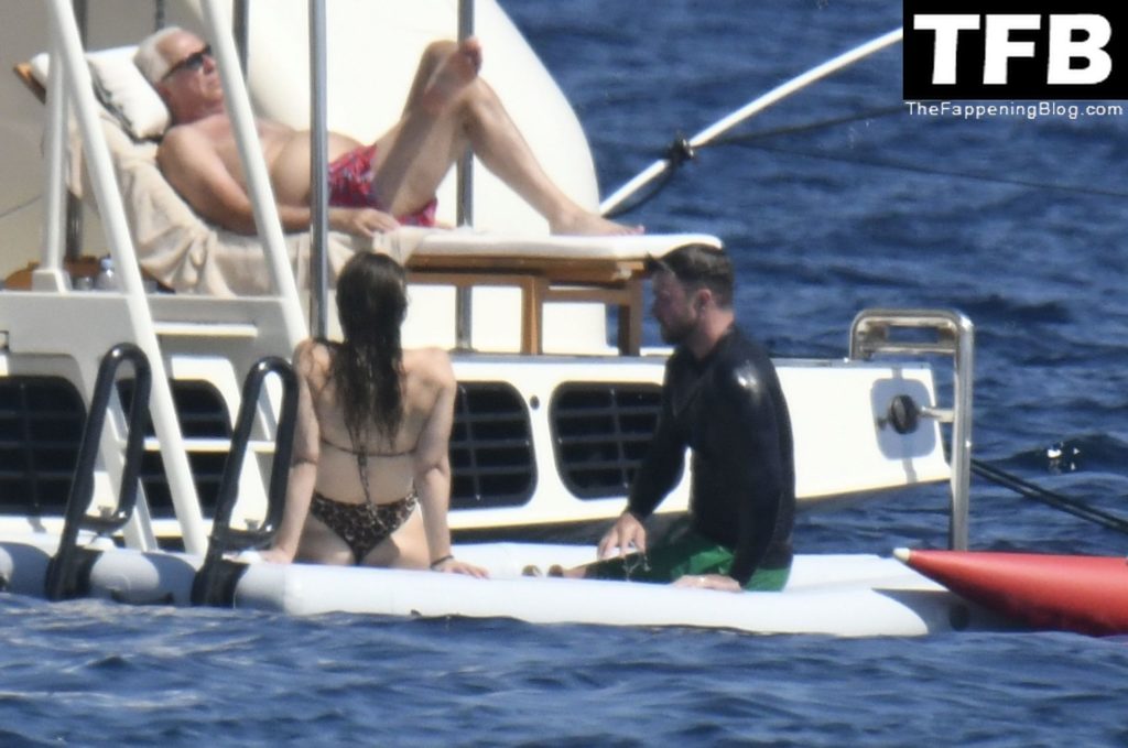 Jessica Biel &amp; Justin Timberlake Enjoy Their Italian Holiday (156 New Photos)
