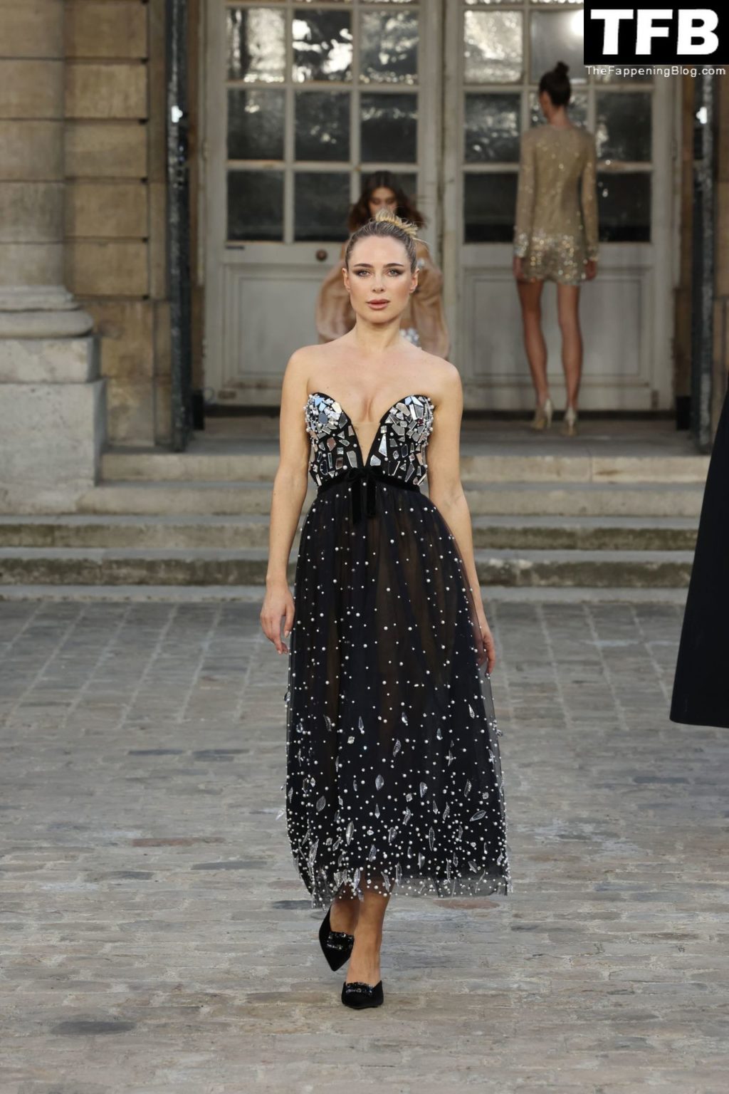 Kimberley Garner Displays Her Sexy Tits at the Autumn-Winter 2022-2023 “Celia Kritharioti” Fashion Show in Paris (45 Photos)