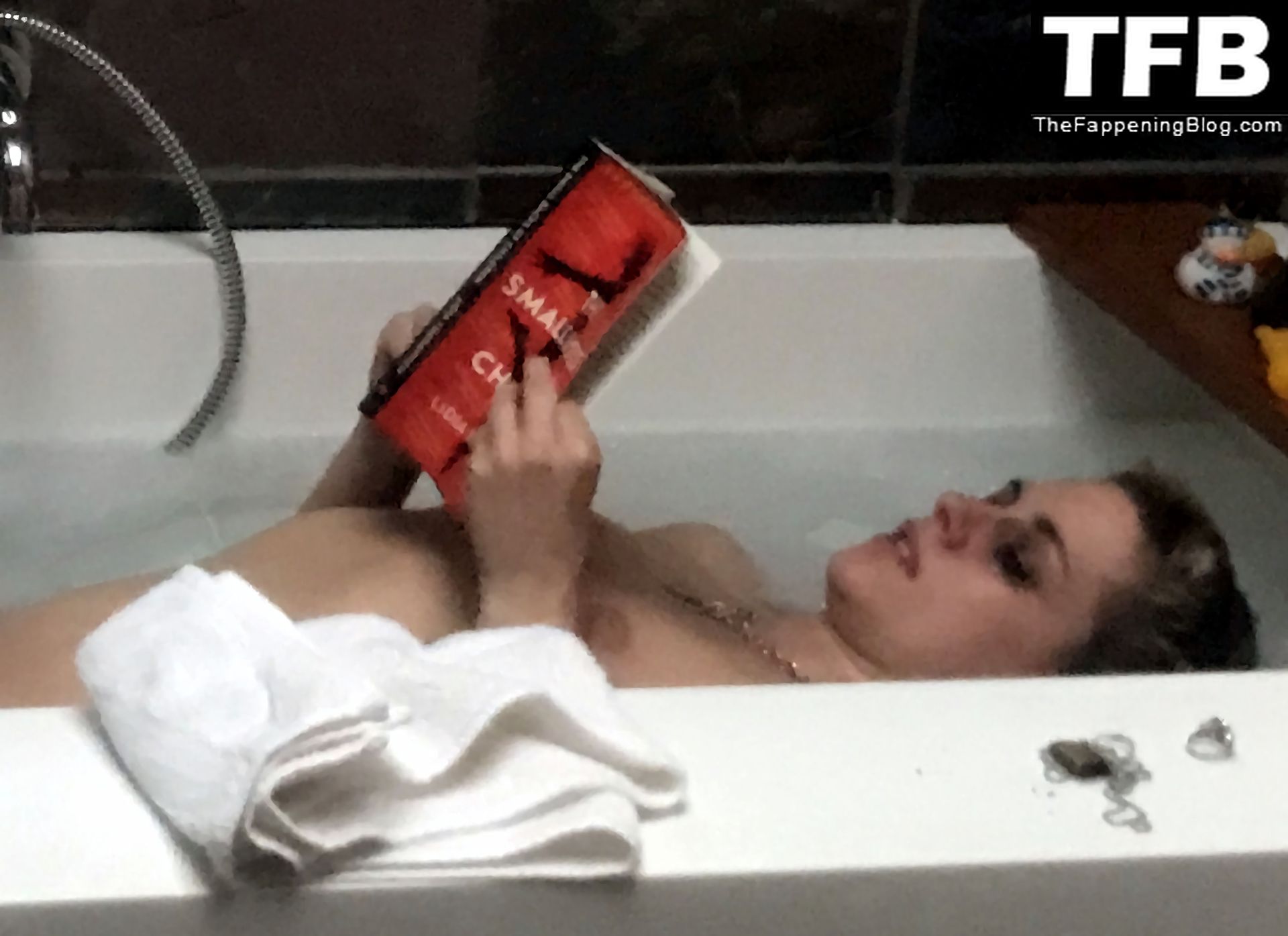Kristen-Stewart-Nude-Leaked-The-Fappening-Blog-32.jpg