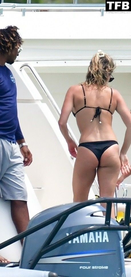 Kristin Cavallari Enjoys a Boat Day on the 4th of July Holiday in Turks and Caicos (59 Photos)