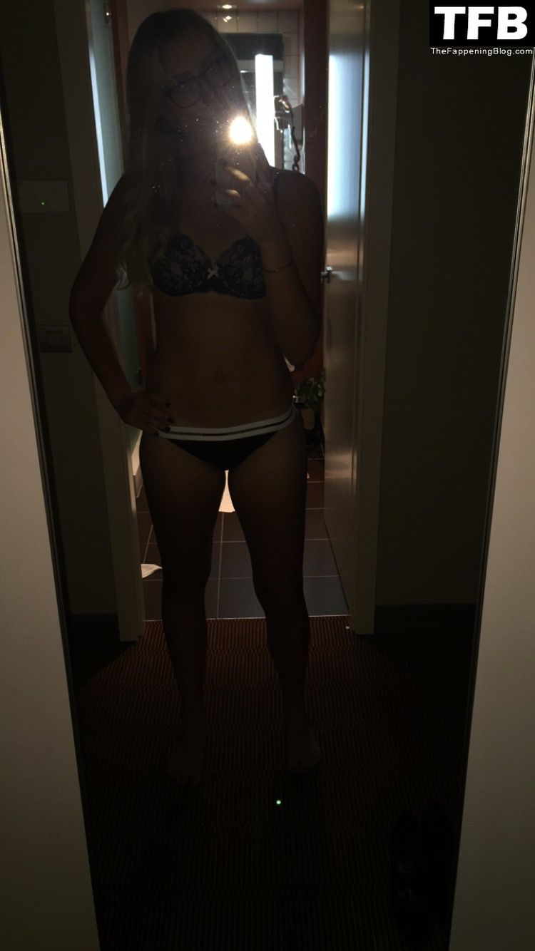 Kristina Mladenovic Sexy Leaked The Fappening (21 Photos)