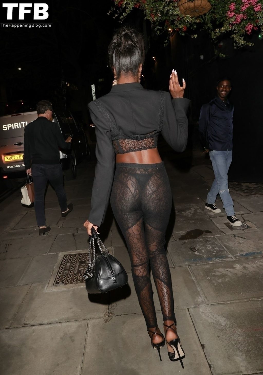 Leomie Anderson Shows Off Her Sexy Butt in London (10 Photos)