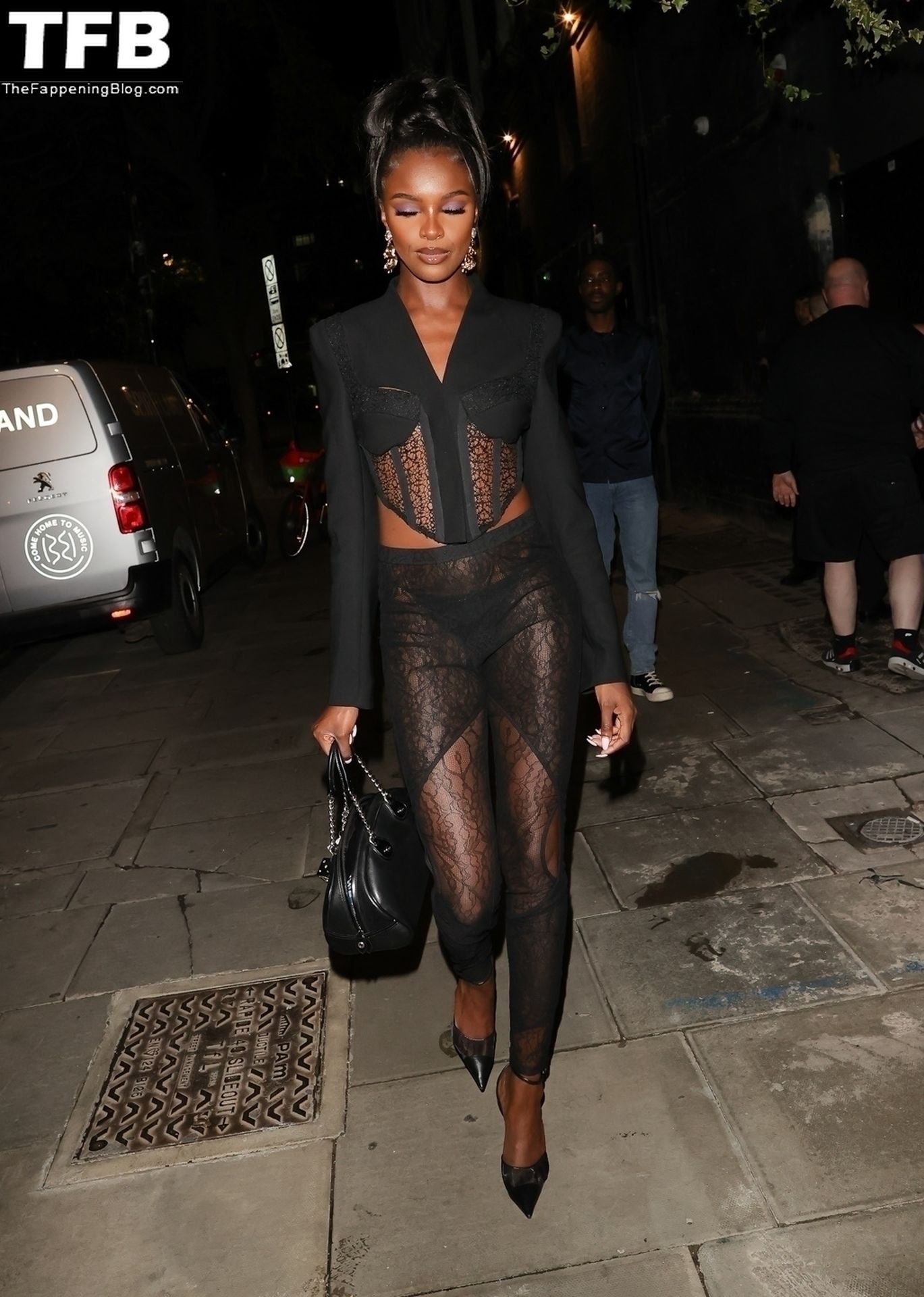 Leomie-Anderson-See-Through-The-Fappening-Blog-8.jpg