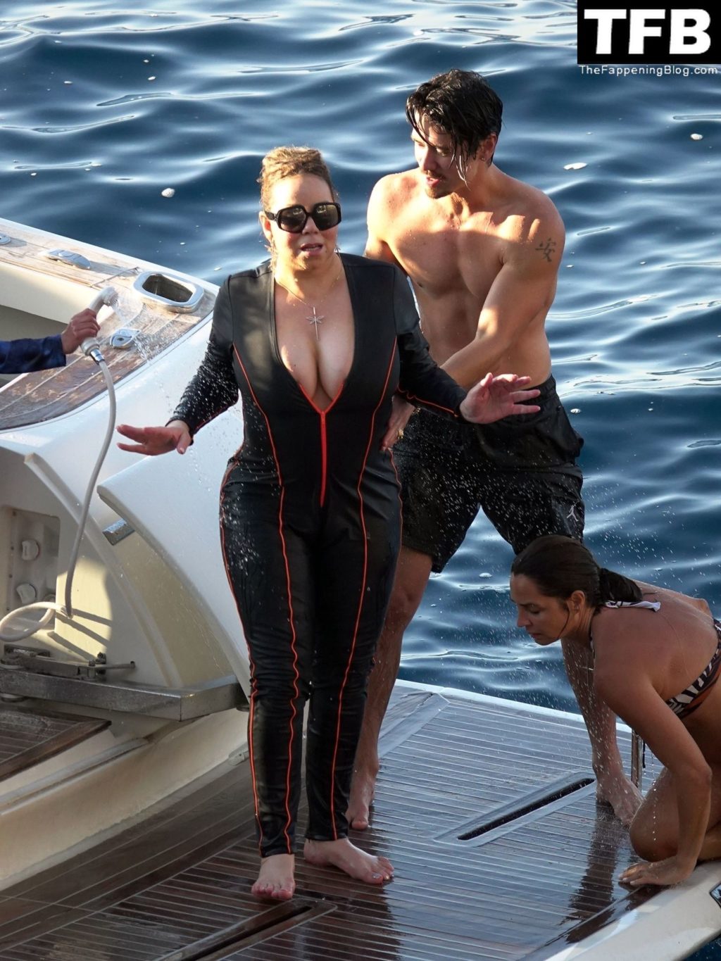 Busty Mariah Carey Takes a Dip in the Sea in Capri (73 Photos)