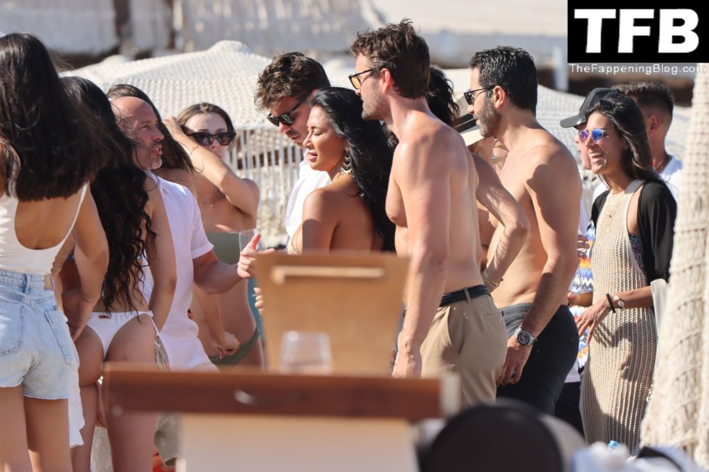 Nicole Scherzinger Looks Hot with Friends in Mykonos (16 Photos)