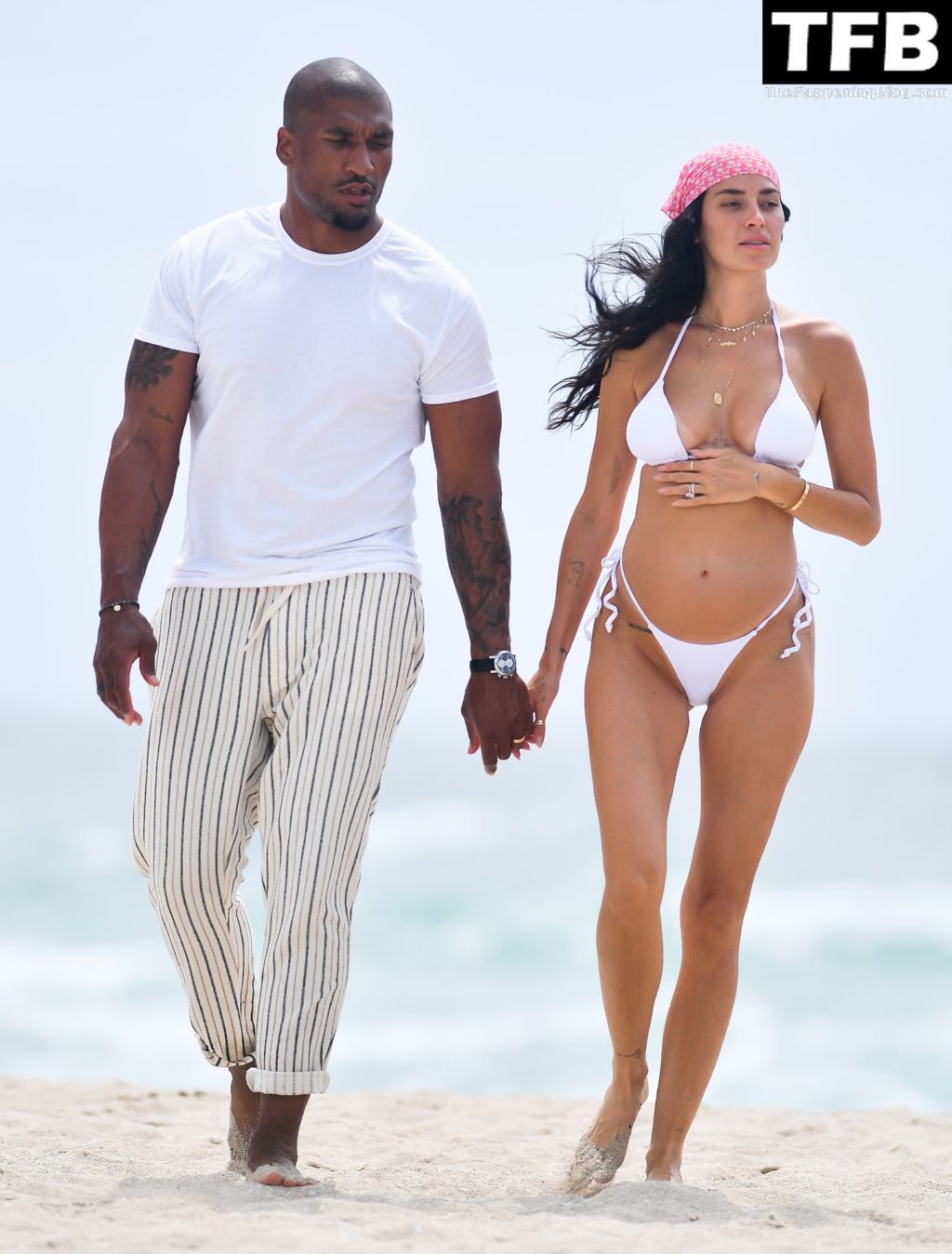 Pregnant Nicole Williams Shows Off Her Sexy Bikini Body on the Beach in Miami (29 Photos)