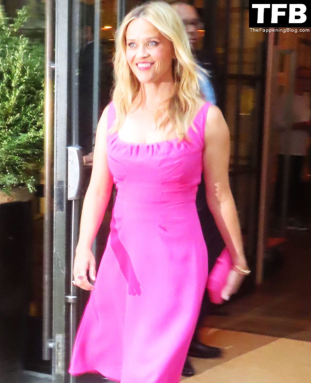 Reese Witherspoon Looks Hot in Pink at the “Where The Crawdads Sing” Premiere in NYC (65 Photos)