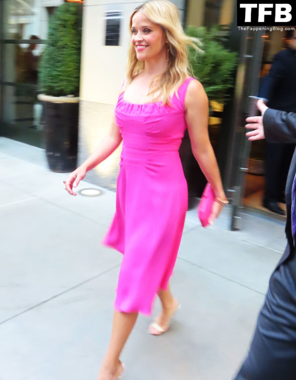 Reese Witherspoon Looks Hot in Pink at the “Where The Crawdads Sing” Premiere in NYC (65 Photos)