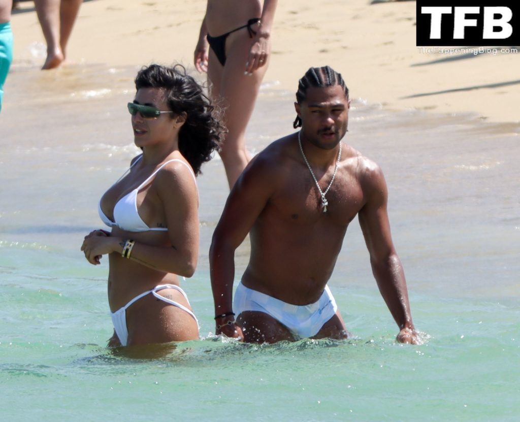 Serge Gnabry Hits the Beach in Mykonos with an Unknown Brunette (7 Photos)