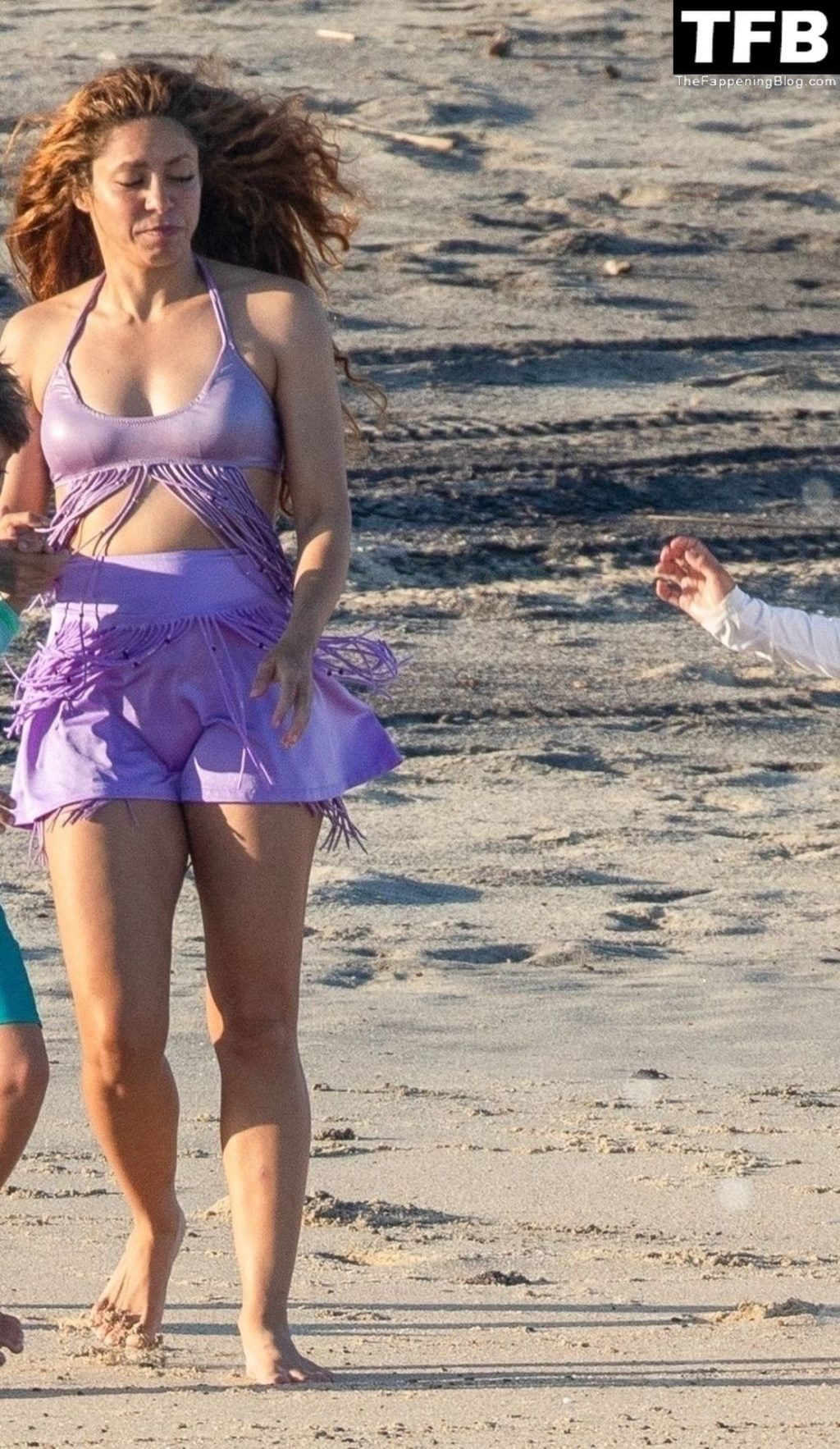 Shakira Has Some Fun on the Beach in Cabo San Lucas (27 Photos)