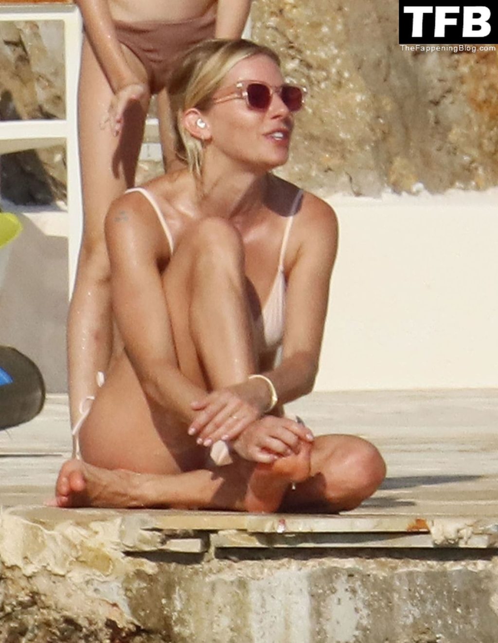 Sienna Miller Looks Great in Her Sexy Bikini in St Tropez (6 Photos)