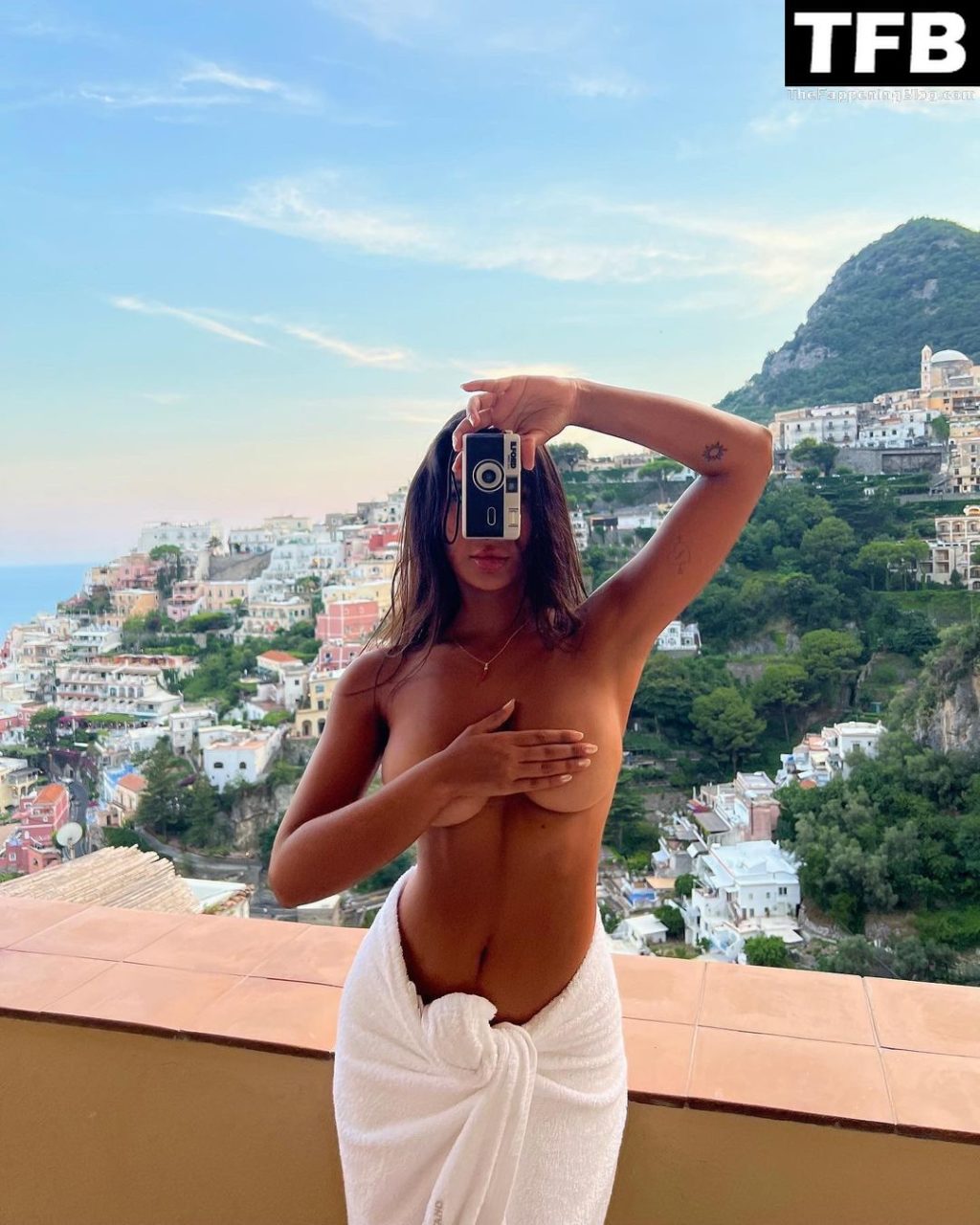 Tatiana Panakal Nude &amp; Sexy (10 Photos)