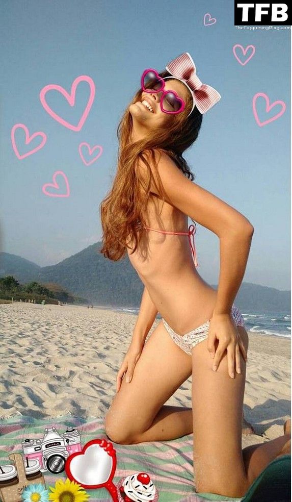Valentina-Sampaio-Cute-Skinny-Tranny-In-A-Bikini-TheFappeningBlog-8.jpg