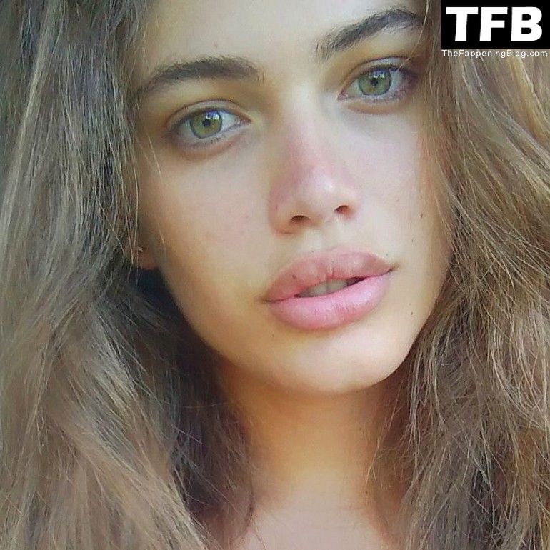 Valentina-Sampaio-So-Cute-In-A-Selfie-That-You-Wont-Guess-She-Was-A-Man-TheFappeningBlog-3.jpg