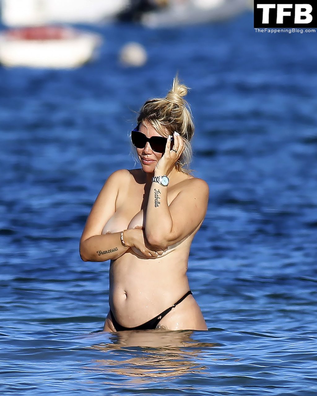 Wanda Nara Flashes Her Nude Boobs on the Beach in Ibiza (46 Photos)