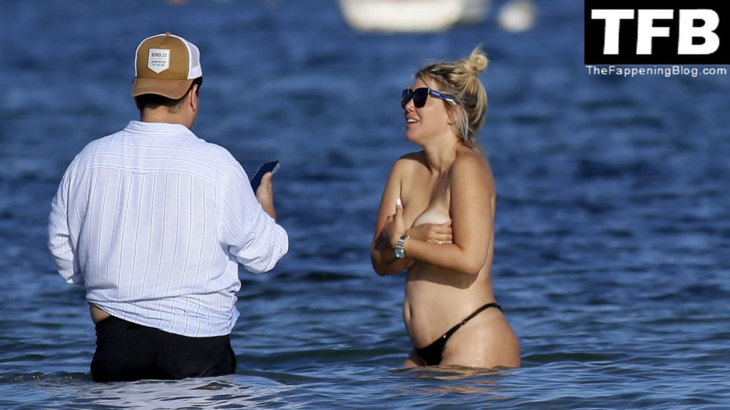 Wanda Nara Flashes Her Nude Boobs on the Beach in Ibiza (46 Photos)