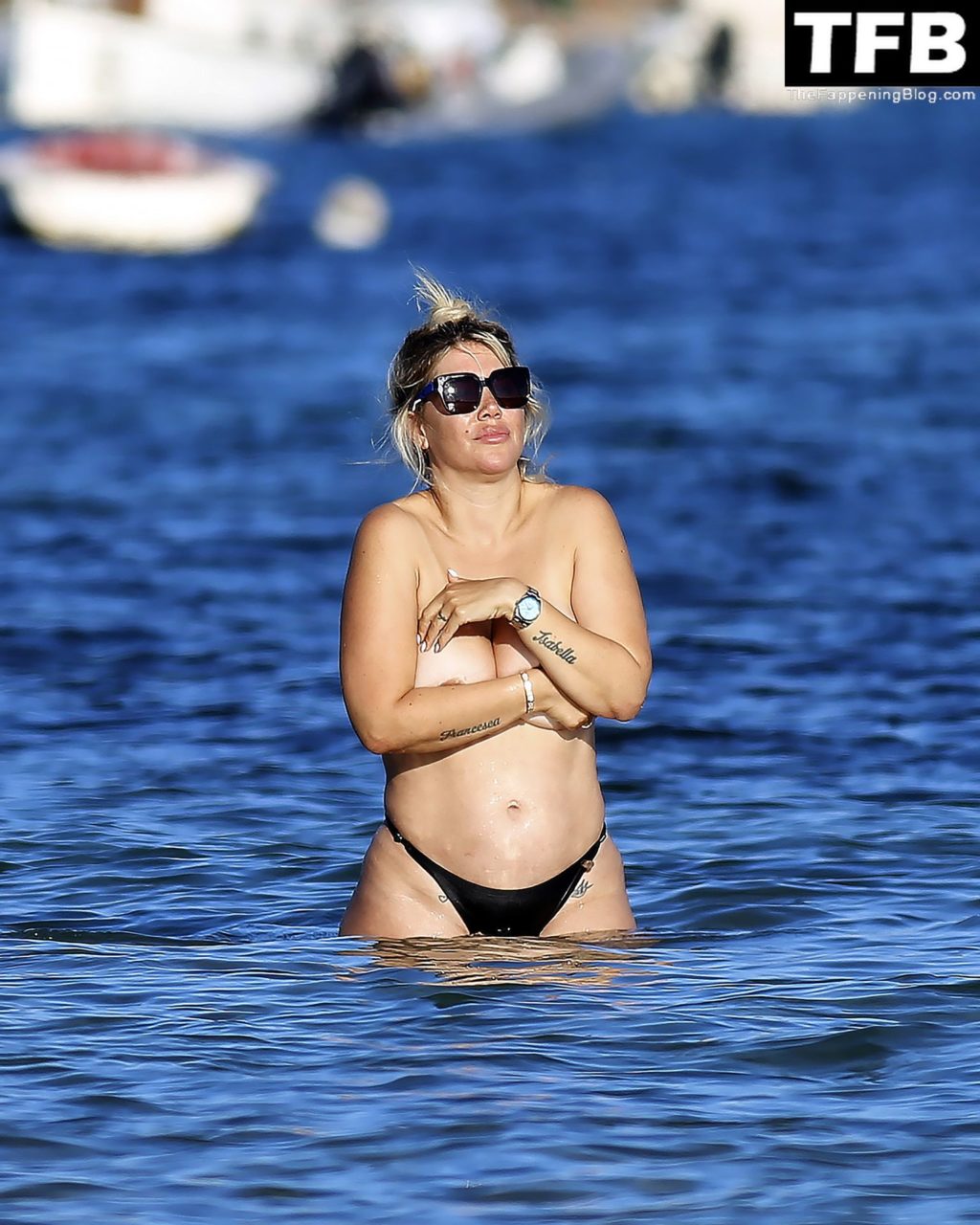 Wanda Nara Flashes Her Nude Boobs on the Beach in Ibiza (46 Photos)