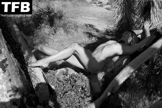 Brett Barletta / officialbrettanne Nude Leaks Photo 41