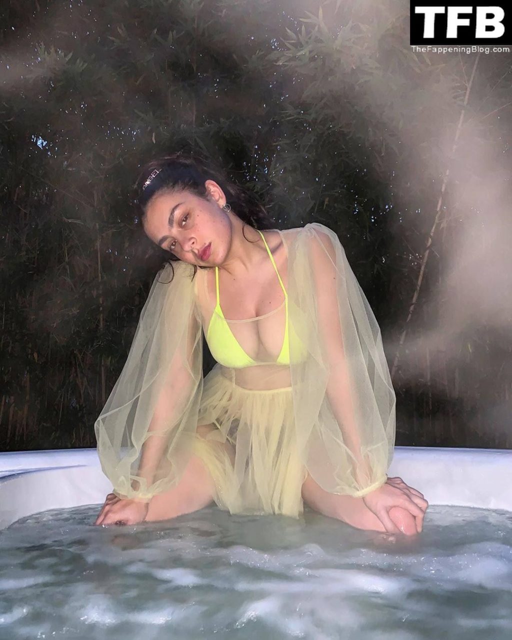 Charli XCX Nude &amp; Sexy Collection (41 Photos)
