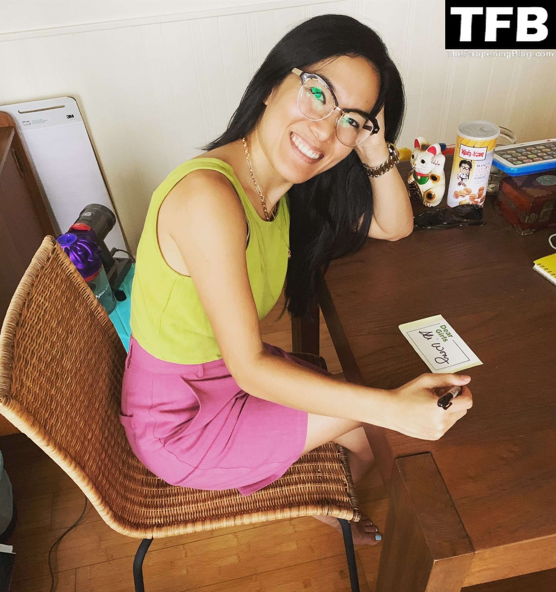 Ali Wong Topless &amp; Sexy Collection (78 Photos + Videos)